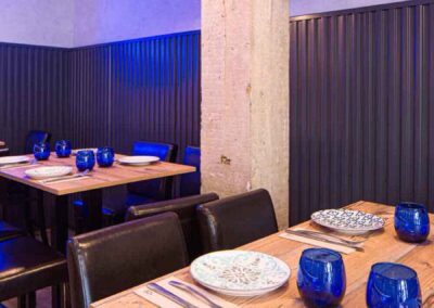 mesas del restaurante acicate