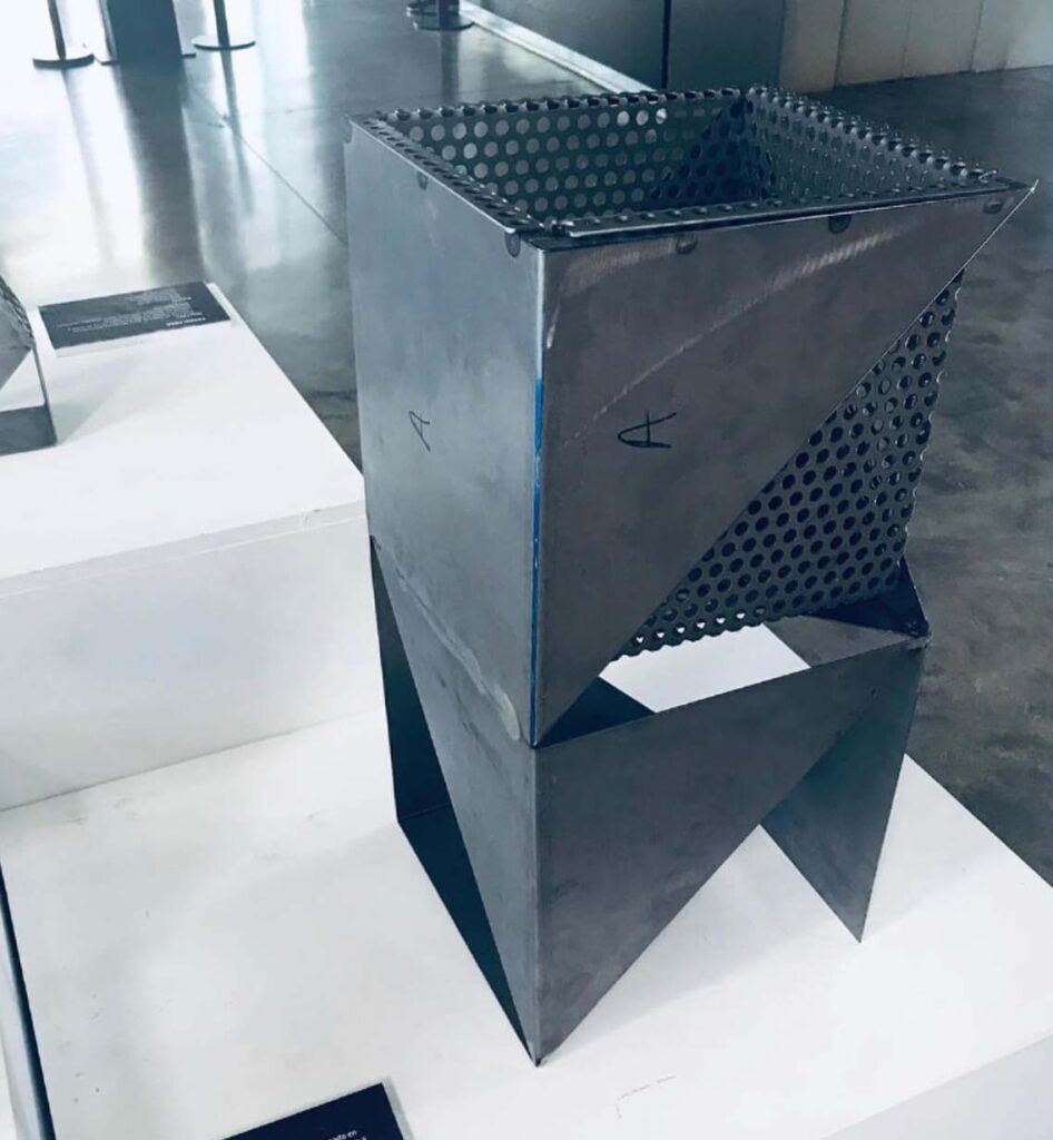 pieza cubo exposicion